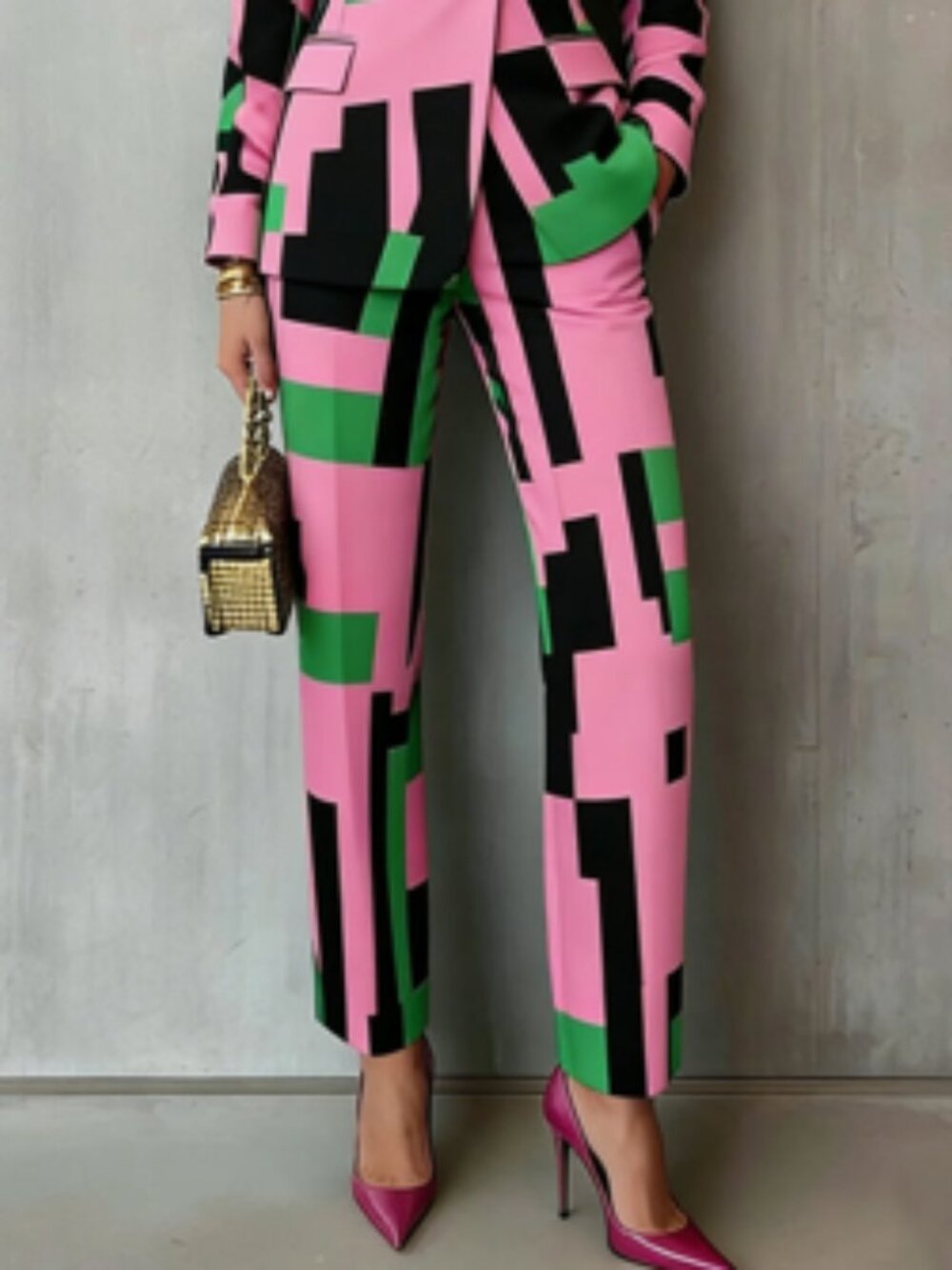 Elegant Geometric Print Pantsuit - Picture 3 of 3